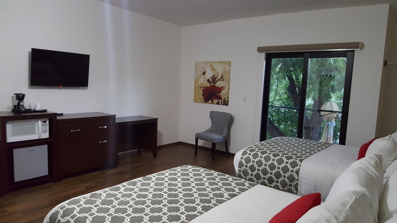 Los Nogales Inn Camargo Bagian luar foto