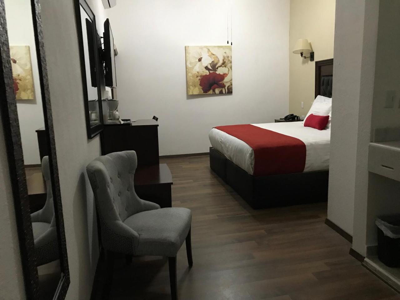 Los Nogales Inn Camargo Bagian luar foto